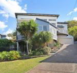 10 Barra Crescent Coolum Beach 500 BOND WIFI walking distance to beach - Foster Accommodation