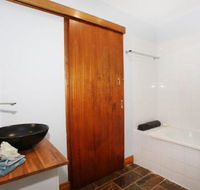 BEACH SHOPS  FABULOUS VACATION HOME - Foster Accommodation