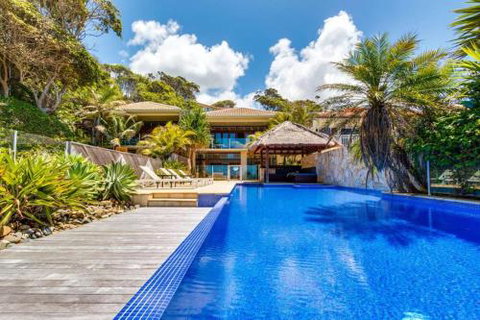 Sapphire Seas Beach House - Foster Accommodation 3