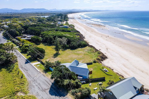 A PERFECT STAY - Belongil On The Beach - Foster Accommodation 0