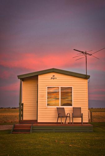 Lang Lang Caravan Park - Foster Accommodation 0