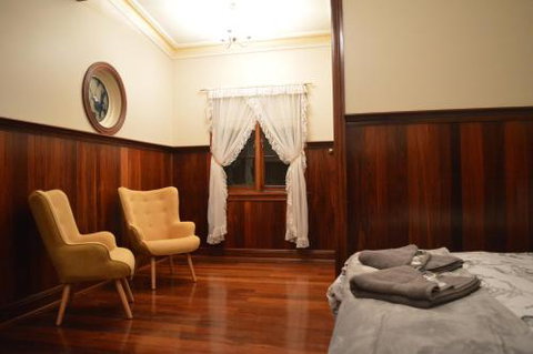 Gargoyle Lodge - Foster Accommodation 3