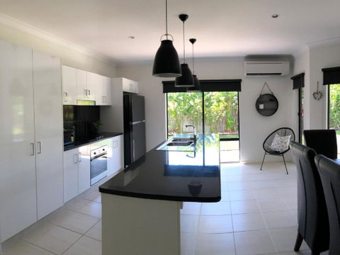 Cooya Beach Ultimate Tropical Getaway - Foster Accommodation 5