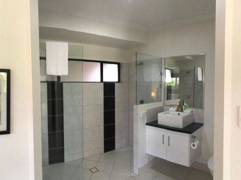 Cooya Beach Ultimate Tropical Getaway - Foster Accommodation 2