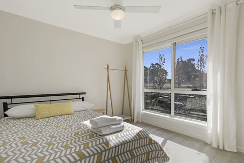 The Friendly Pelican - Foster Accommodation 4