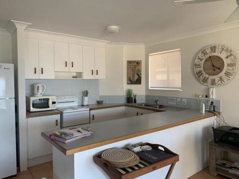 Unit 5 Sanctuary Shores Kings Beach Free Wifi! - Foster Accommodation 1