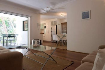 Wind 2 - Foster Accommodation 0