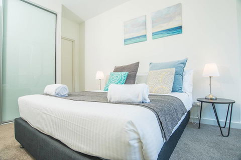 Modern And Chic Apartment Next To Parramatta Station - Foster Accommodation 4