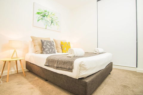 Modern And Chic Apartment Next To Parramatta Station - Foster Accommodation 3