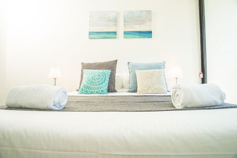 Modern And Chic Apartment Next To Parramatta Station - Foster Accommodation 0