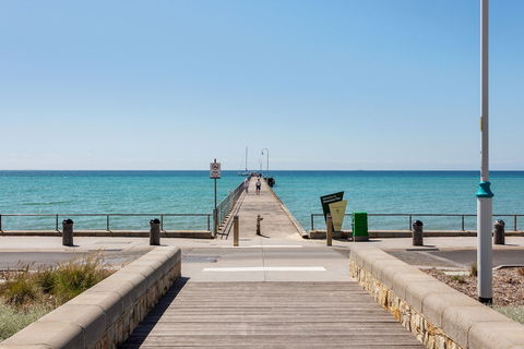 DROMANA Walk To Beach & Shops. Table Tennis + Netflix - Foster Accommodation 4