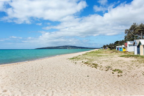 DROMANA Walk To Beach & Shops. Table Tennis + Netflix - Foster Accommodation 1