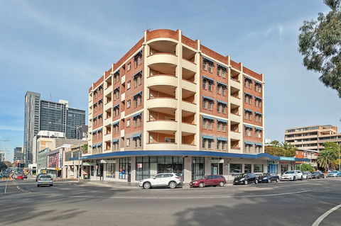 Urban Escape Parramatta - Foster Accommodation 0