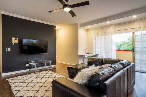 Urban Escape Parramatta - Foster Accommodation 5