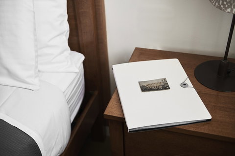 Plough Hotel - Foster Accommodation 2