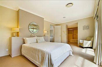 The Lakes Coolum - Foster Accommodation 0