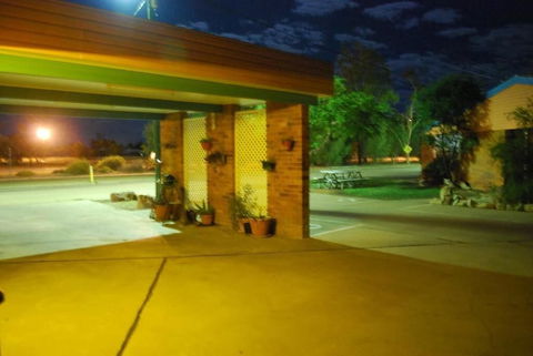 Abajaz Motor Inn - Foster Accommodation 4