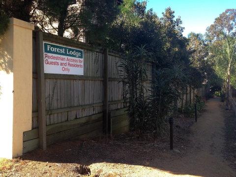 Forest Lodge Apartments - Foster Accommodation 1