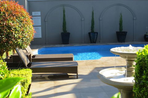 Gallery Apartments - Foster Accommodation 1