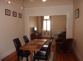 Royal Apartments - Foster Accommodation 0