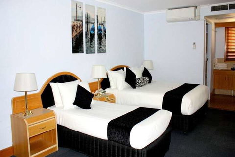 The Capital Airport Motel - Foster Accommodation 7