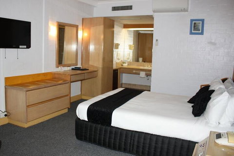 The Capital Airport Motel - Foster Accommodation 5