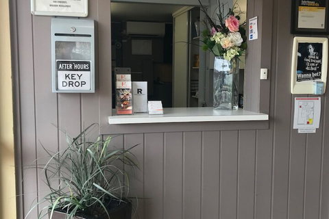 O'Shea's Royal Hotel - Foster Accommodation 2