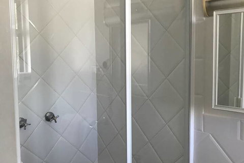 O'Shea's Royal Hotel - Foster Accommodation 6