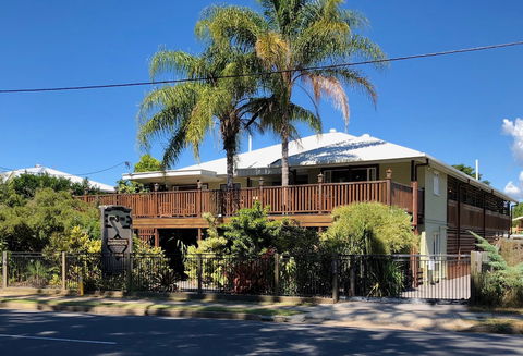 Five 3 Five - The Beachside Barracks - Foster Accommodation 2