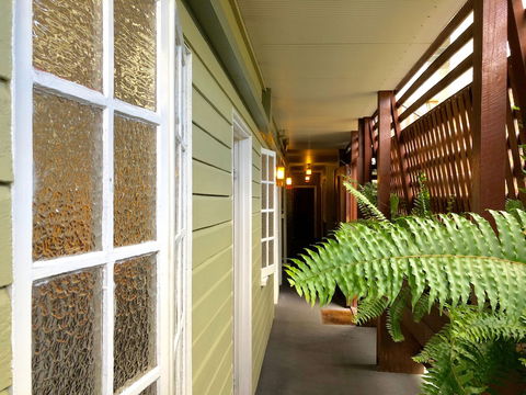 Five 3 Five - The Beachside Barracks - Foster Accommodation 3