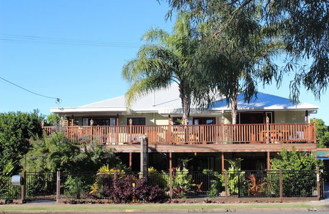 Five 3 Five - The Beachside Barracks - Foster Accommodation 0
