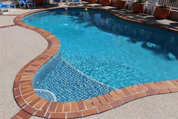 Le Lavandou Holiday Apartments - Foster Accommodation 2