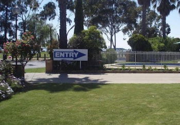 Lakeview Motel - Foster Accommodation 3
