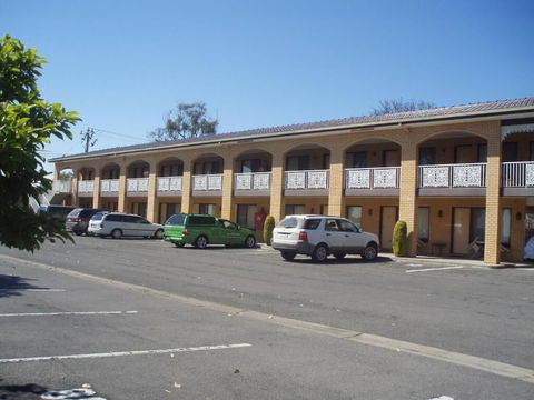 Lakeview Motel - Foster Accommodation 0
