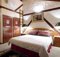 Castle on the Hill - Foster Accommodation