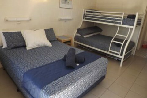 Sunbird Motel - Foster Accommodation 6