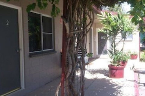 Sunbird Motel - Foster Accommodation 3