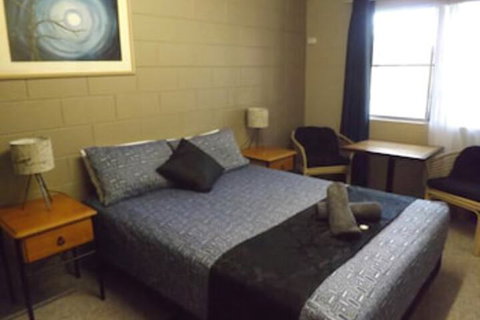 Sunbird Motel - Foster Accommodation 7