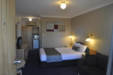 In Town Motor Inn - Foster Accommodation 6