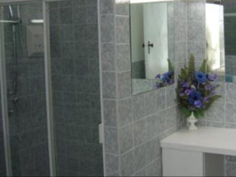 Squatters Cottage - Foster Accommodation 2