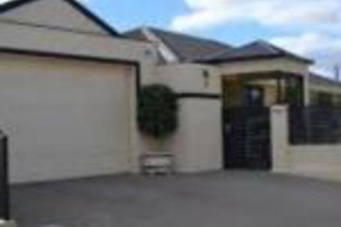 Sunset Retreat - Foster Accommodation 0