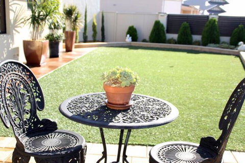 Sunset Retreat - Foster Accommodation 5