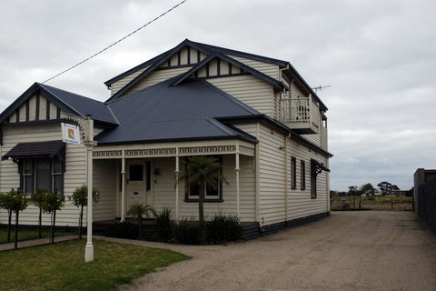 Pelican Sands Bed & Breakfast - Foster Accommodation 1