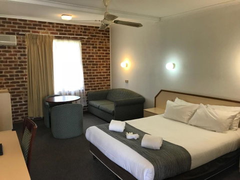 Moonraker Motor Inn - Foster Accommodation 4