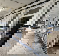 Oriental Hotel - Foster Accommodation