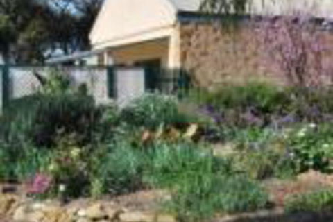 Brayfield Cottage - Foster Accommodation 0