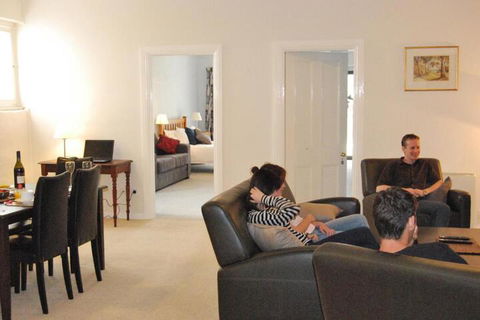 Brayfield Cottage - Foster Accommodation 3