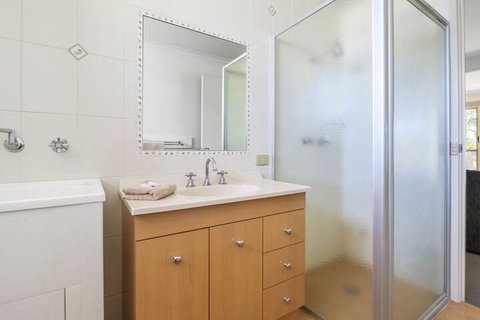 Lakeside Holiday Apartments Merimbula - Foster Accommodation 7
