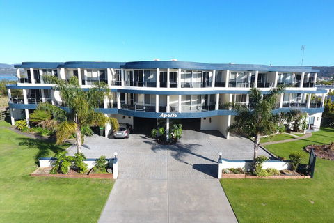 Apollo Apartments - Foster Accommodation 1