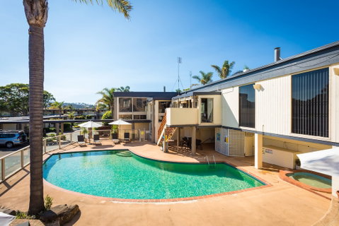 Black Dolphin Resort Motel & Apartments - Foster Accommodation 3